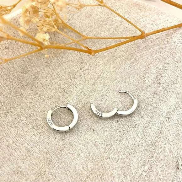 925 Sterling Silver Huggie Hoop Earrings Small Silver Hoops Minimalist Huggies - Picture 2 of 3